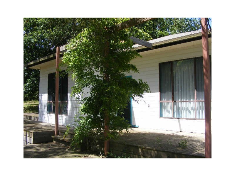 169 Moomowrong Road, Carlisle River VIC 3239