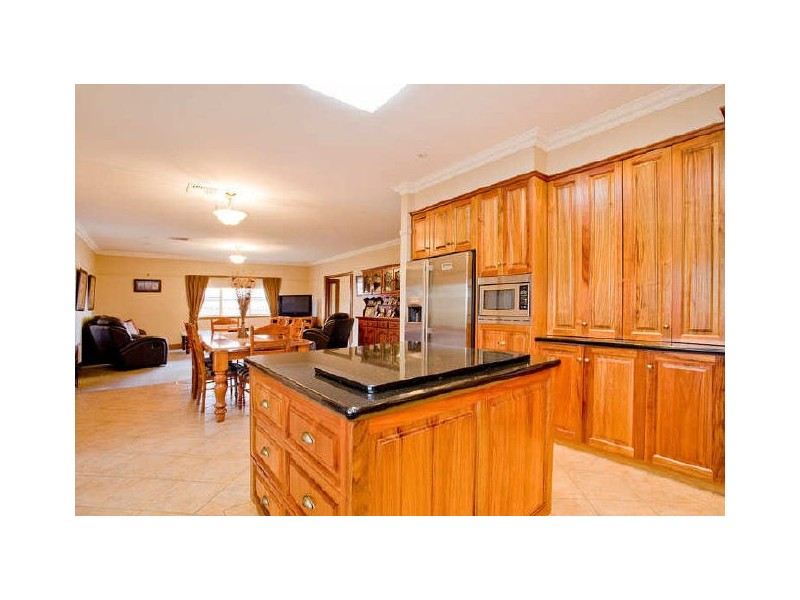 9 Rose Drive, Elliminyt VIC 3250