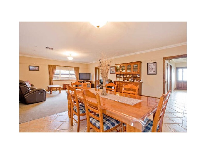 9 Rose Drive, Elliminyt VIC 3250
