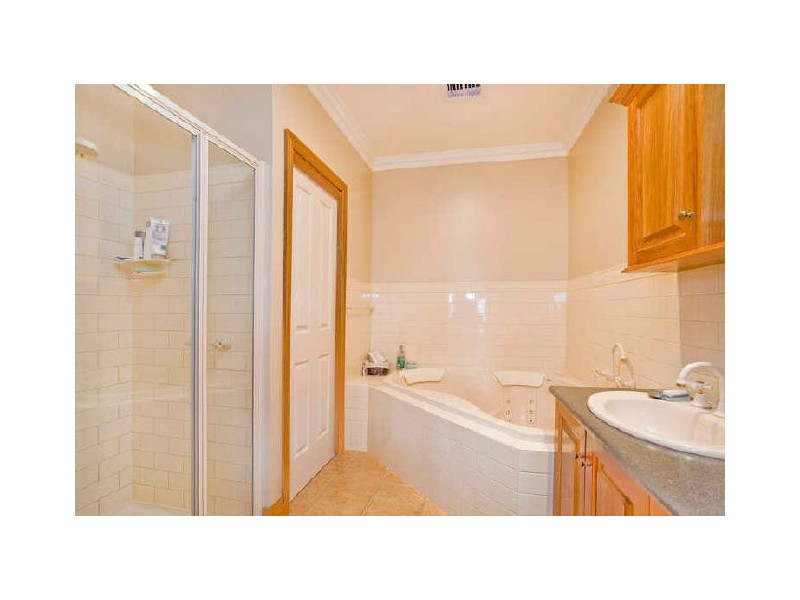 9 Rose Drive, Elliminyt VIC 3250