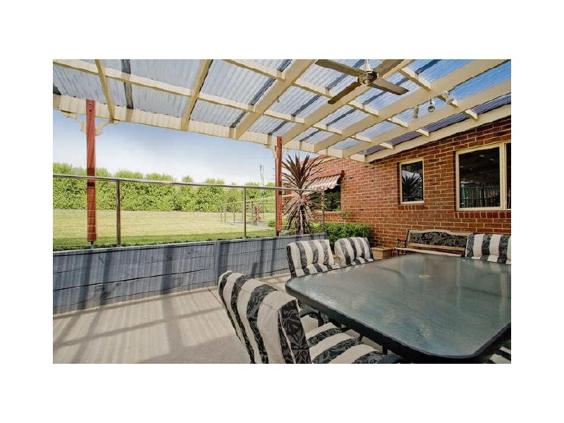 9 Rose Drive, Elliminyt VIC 3250