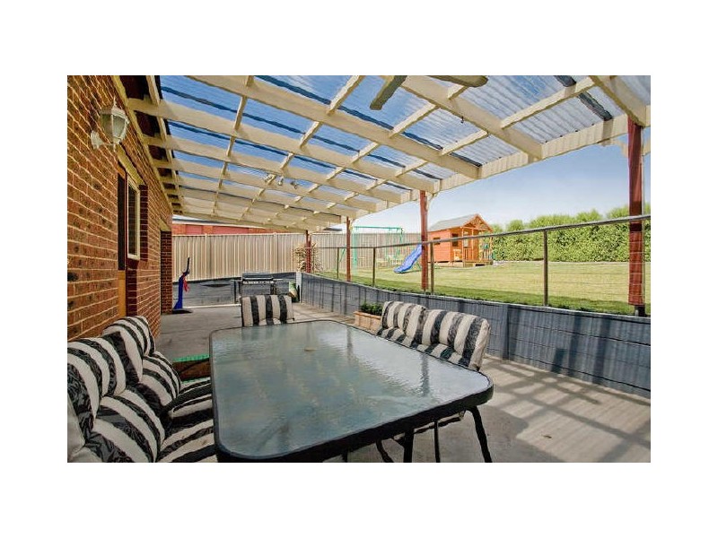 9 Rose Drive, Elliminyt VIC 3250