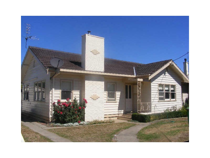 18 Marks Street, Colac VIC 3250