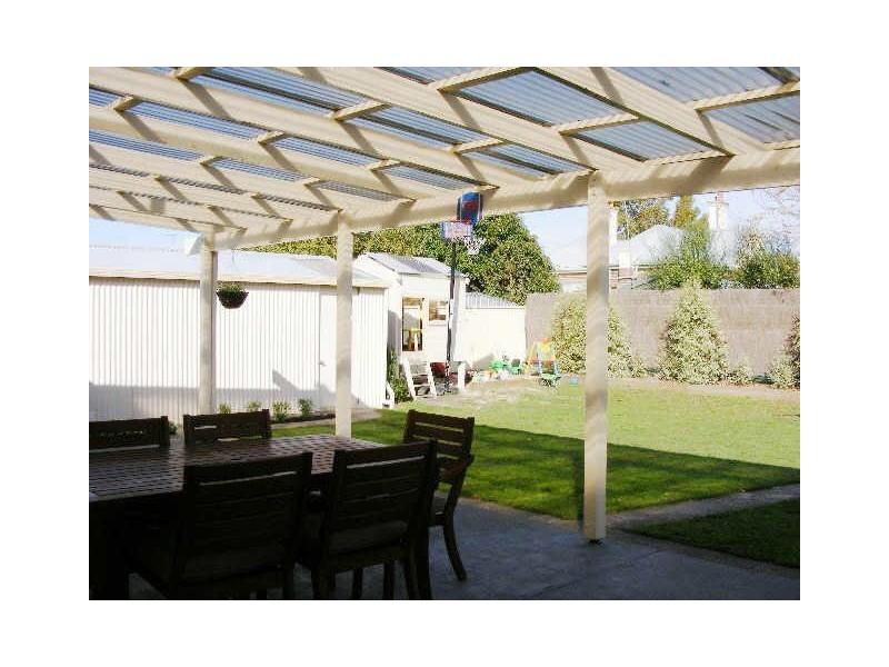 18 Marks Street, Colac VIC 3250