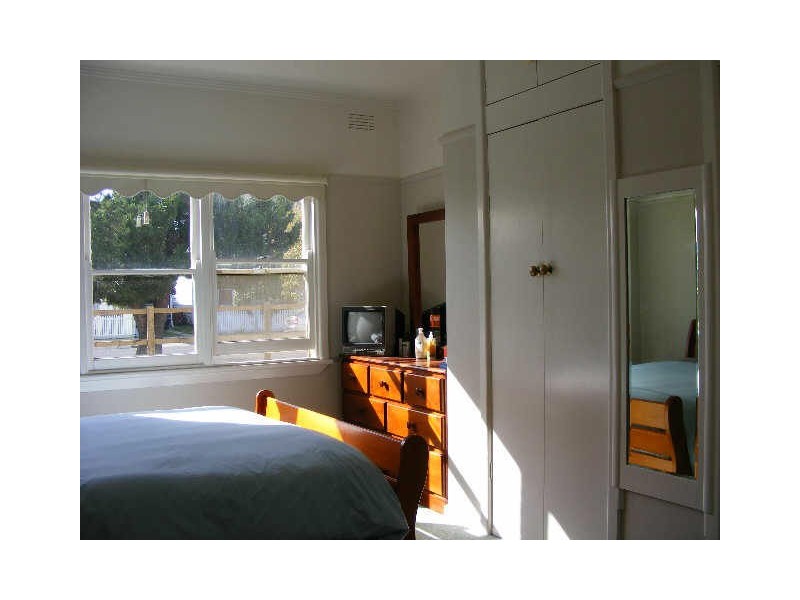 18 Marks Street, Colac VIC 3250