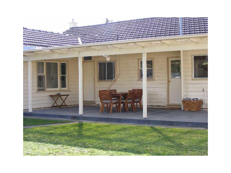 18 Marks Street, Colac VIC 3250