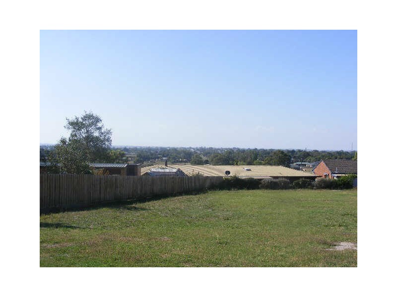 1 Almond Grove, Elliminyt VIC 3250