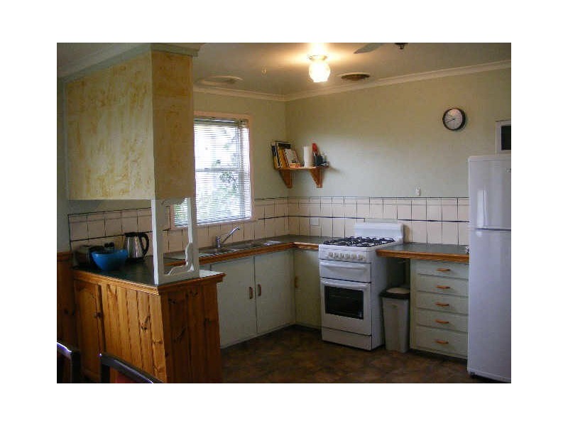 12 Donaldson Street, Colac VIC 3250