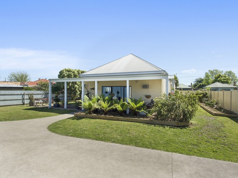 44 Hart Street, Colac VIC 3250