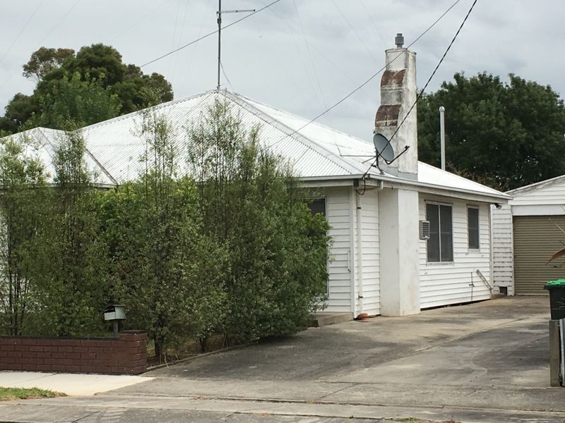 77 Hart Street, Colac VIC 3250