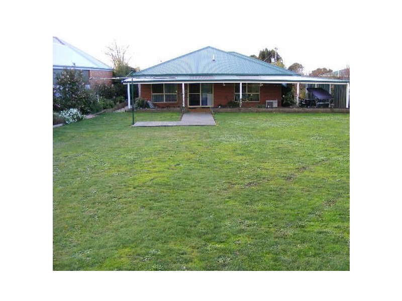 16 Beechy Court, Elliminyt VIC 3250