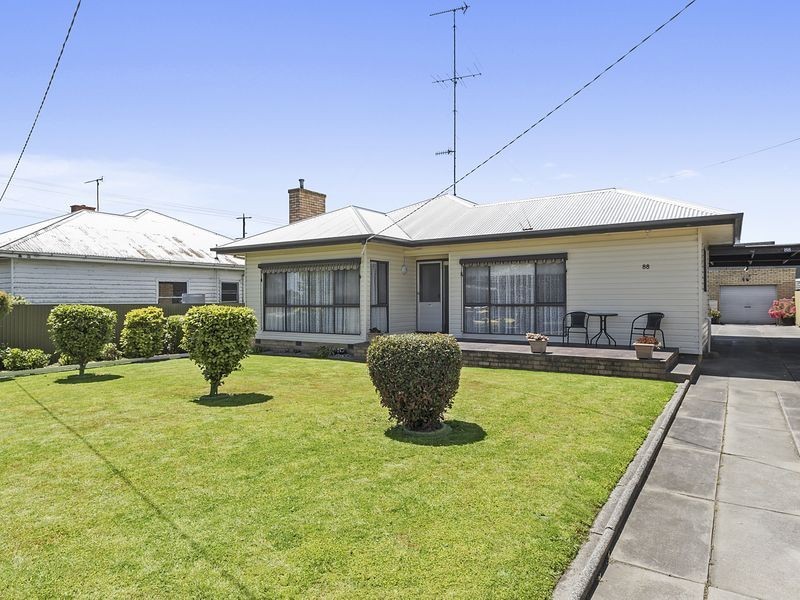 88 Main Street, Elliminyt VIC 3250