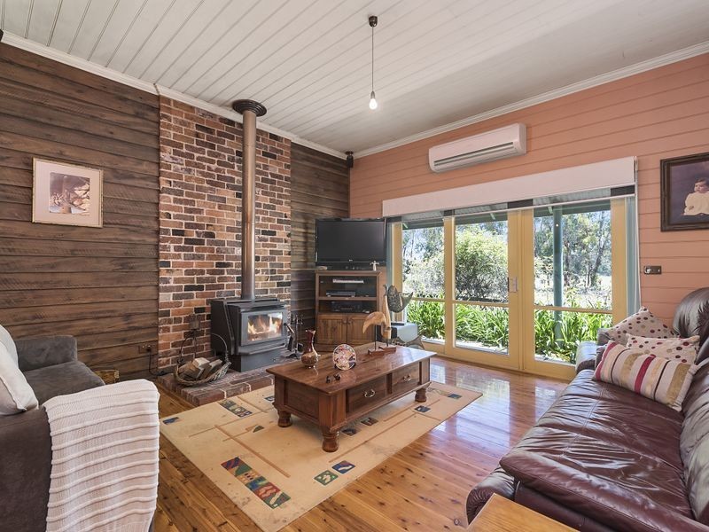 72 Aireys Street, Elliminyt VIC 3250