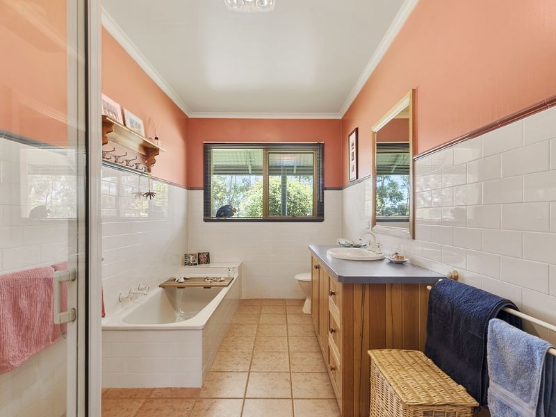 72 Aireys Street, Elliminyt VIC 3250