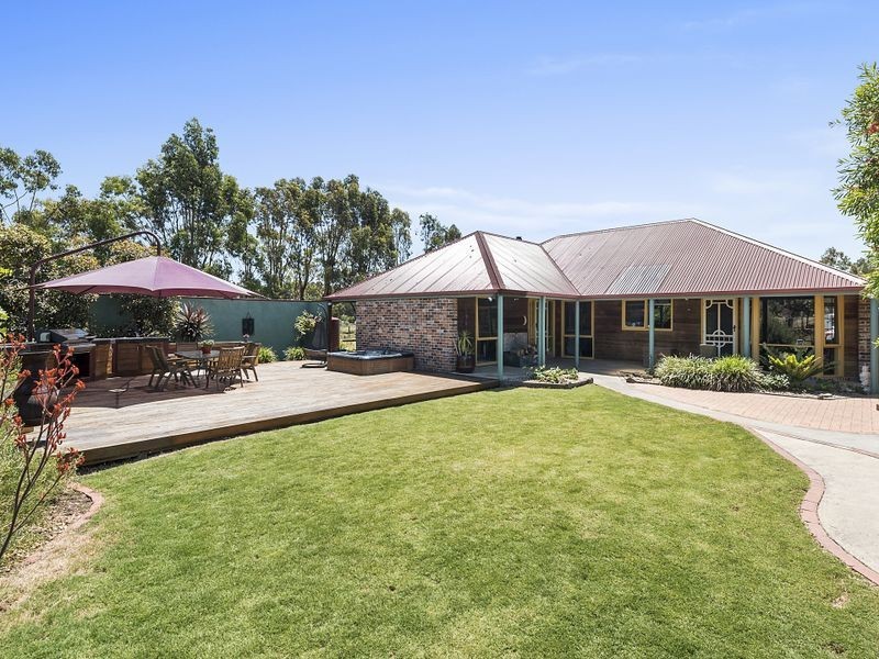 72 Aireys Street, Elliminyt VIC 3250
