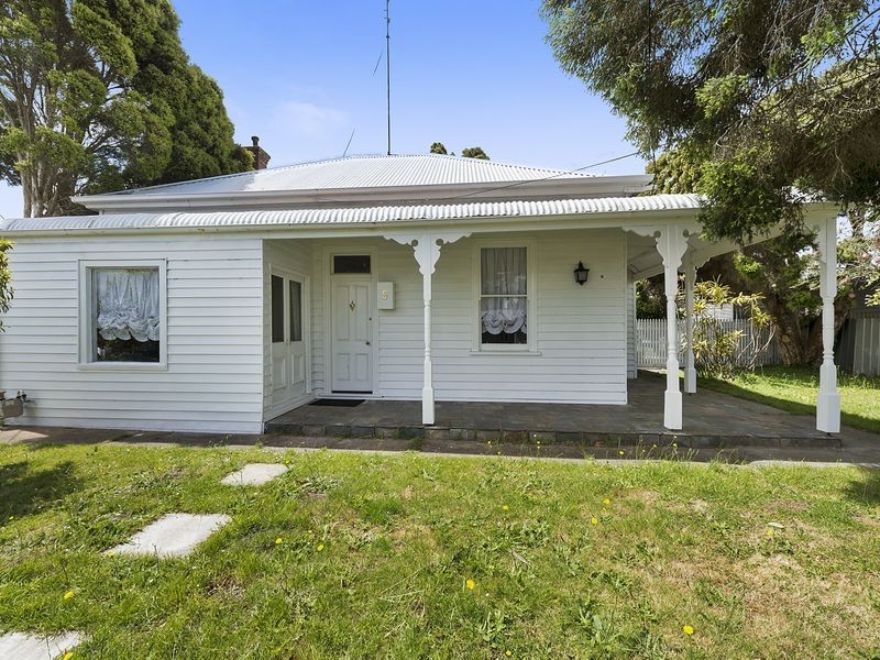 9 Elsinore Street, Colac VIC 3250