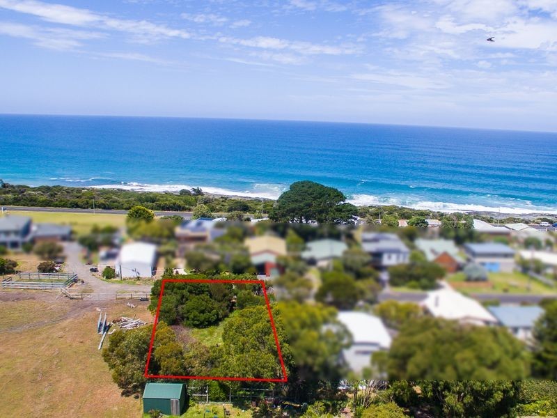 2 Surf Avenue, Skenes Creek VIC 3233