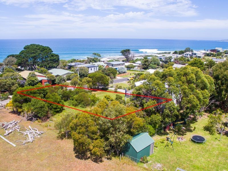 2 Surf Avenue, Skenes Creek VIC 3233