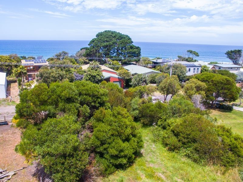 2 Surf Avenue, Skenes Creek VIC 3233