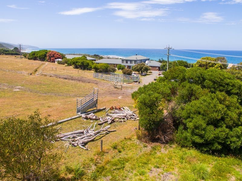 2 Surf Avenue, Skenes Creek VIC 3233