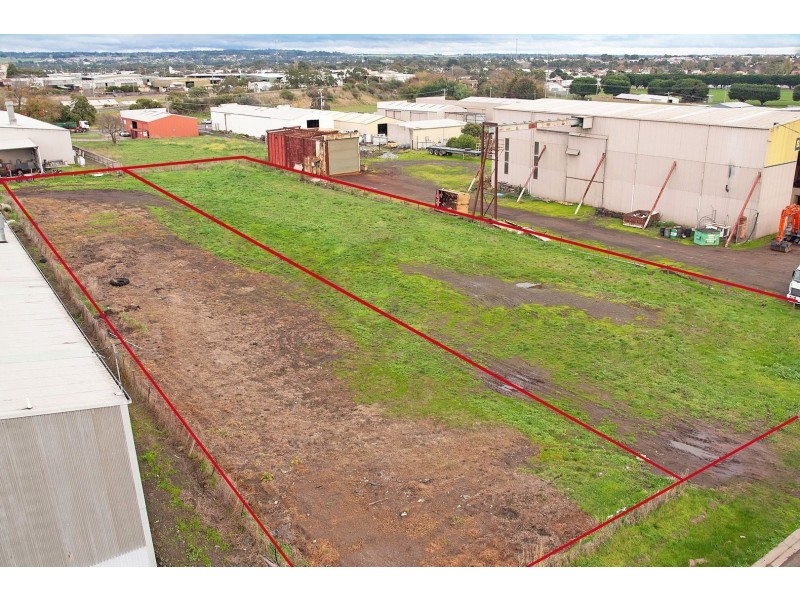 8 Saunders Street, Colac VIC 3250
