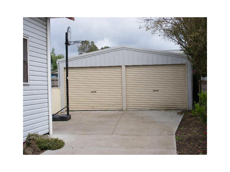11 McDonald Street, Colac VIC 3250