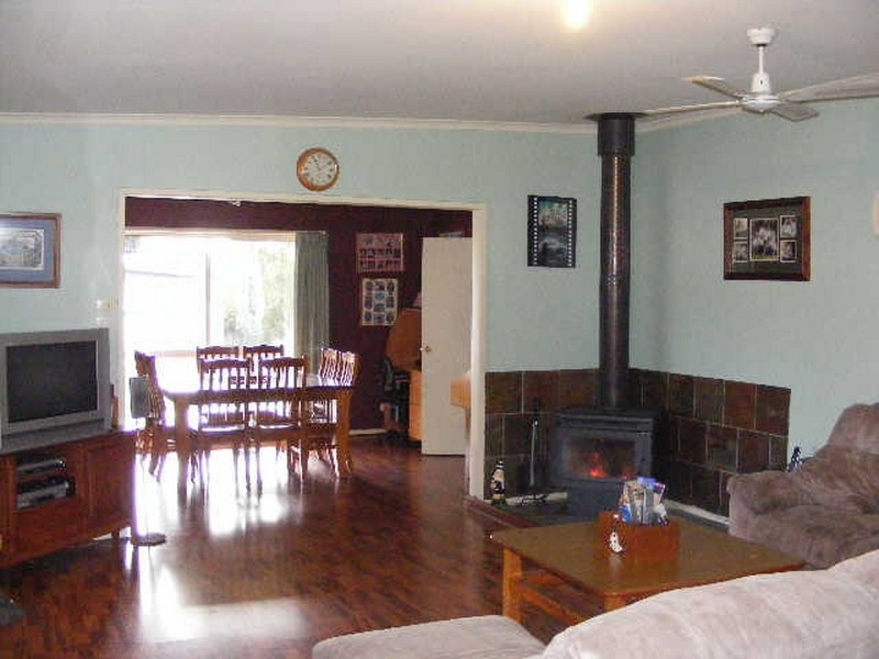 27 Marks Street, Colac VIC 3250