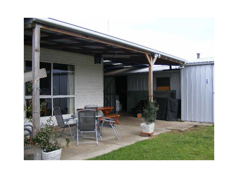 27 Marks Street, Colac VIC 3250