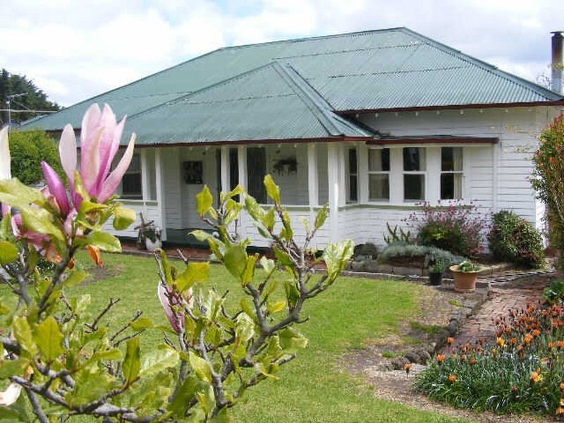 13 Coulstone Street, Beeac VIC 3251