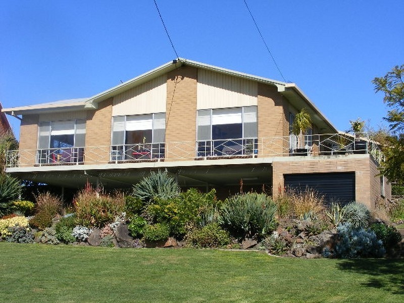 26 Tulloh Street, Elliminyt VIC 3250