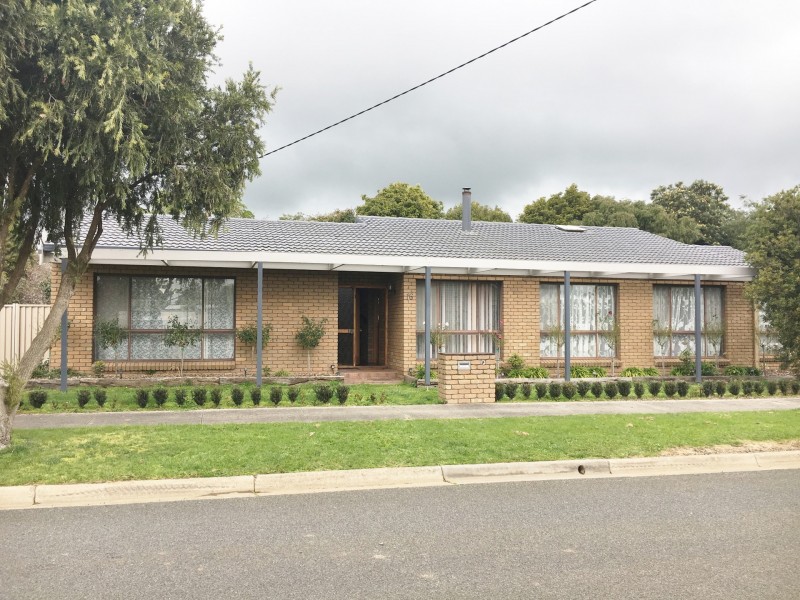 16 McAdam Crescent, Colac VIC 3250