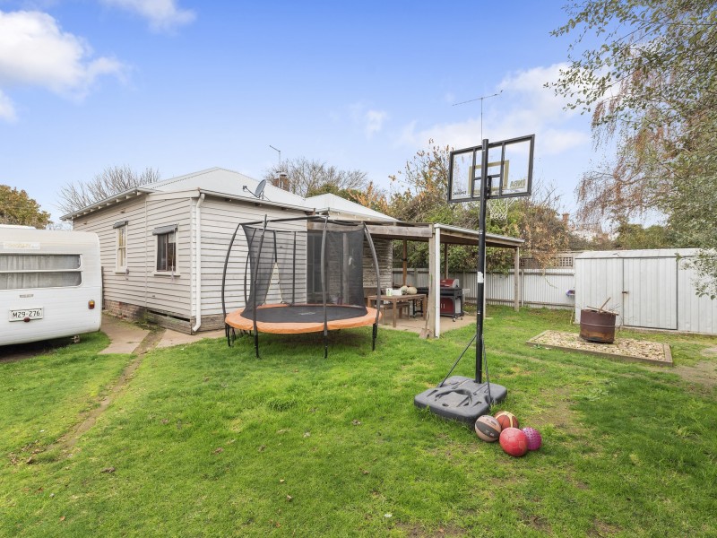 11 McLaughlin Street, Colac VIC 3250