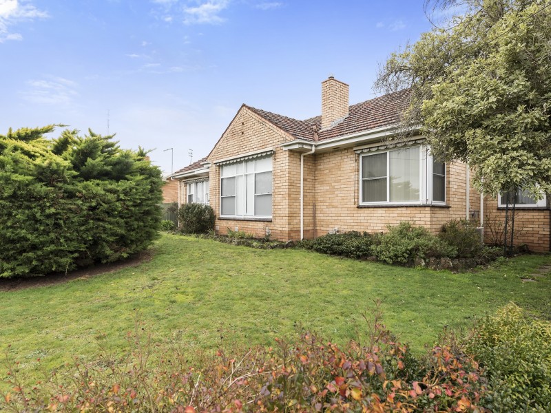16 Woods Street, Colac VIC 3250