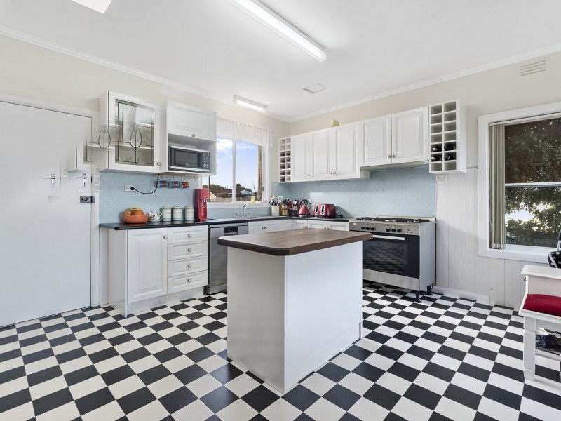 16 Woods Street, Colac VIC 3250