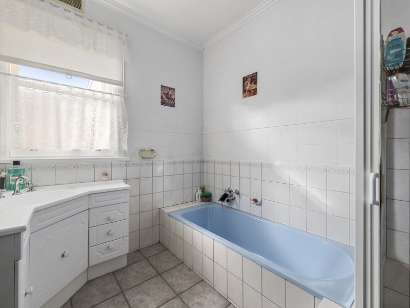 16 Woods Street, Colac VIC 3250