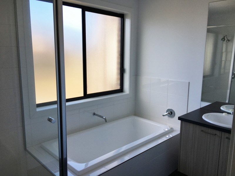 16 Imperial Drive, Colac VIC 3250