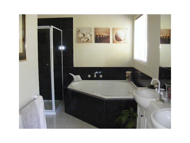 5 Banksia Drive, Elliminyt VIC 3250