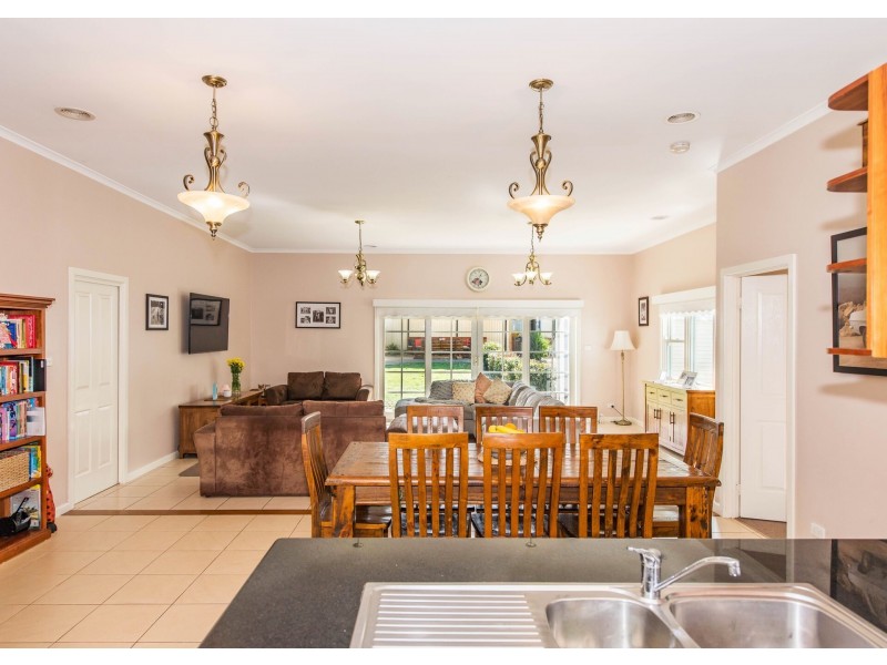 11 McDonald Street, Colac VIC 3250