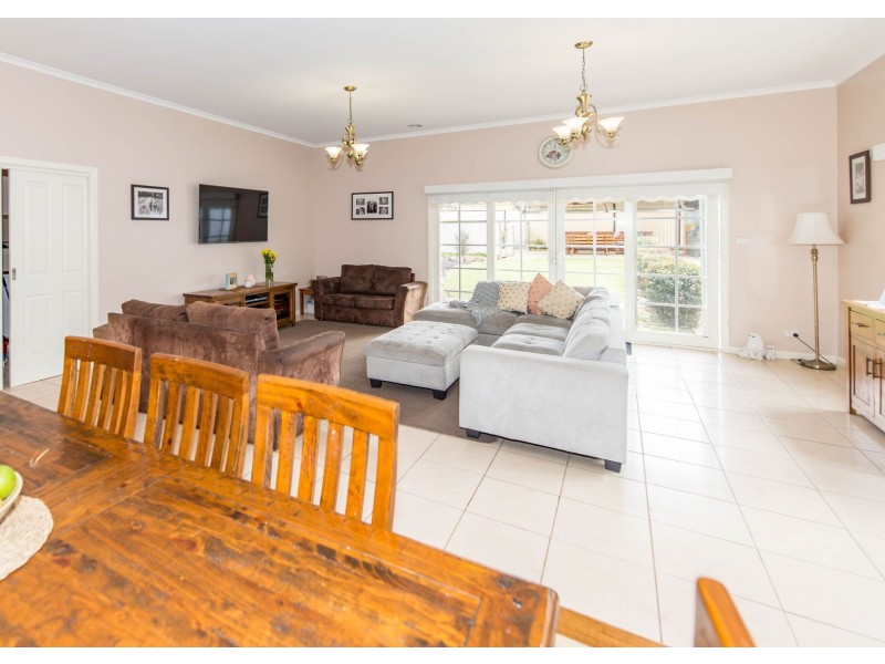 11 McDonald Street, Colac VIC 3250