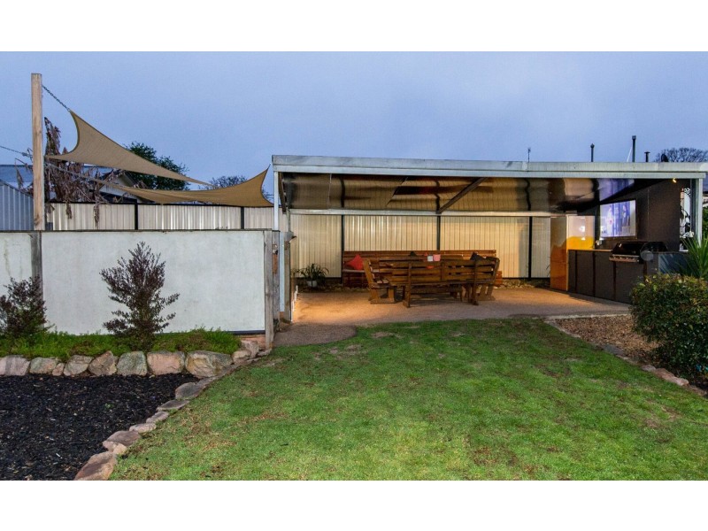 11 McDonald Street, Colac VIC 3250