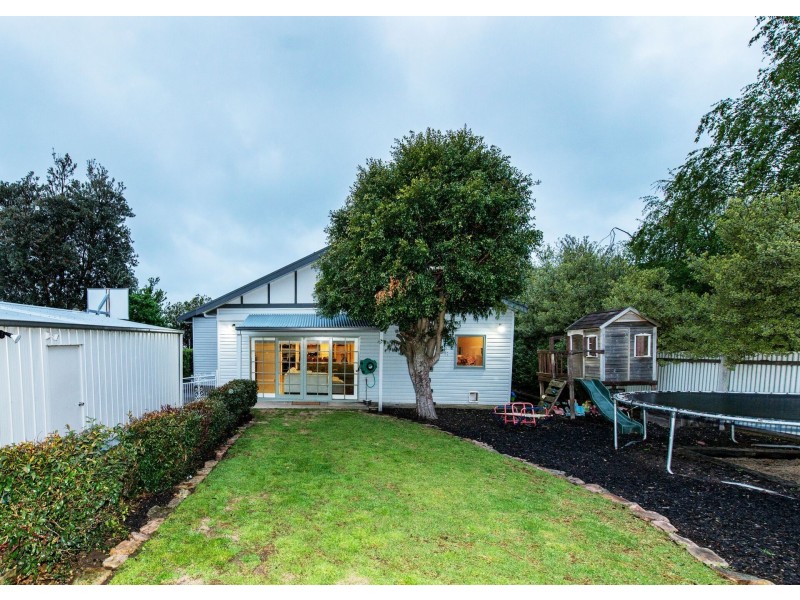 11 McDonald Street, Colac VIC 3250