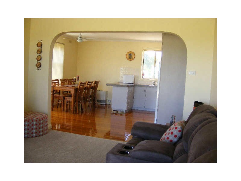 140 Armstrong Street, Colac VIC 3250