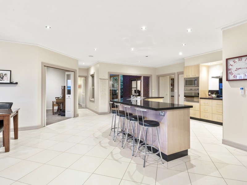 11 Beechy Court, Elliminyt VIC 3250