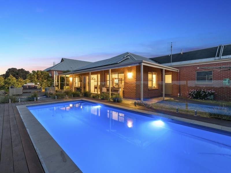 11 Beechy Court, Elliminyt VIC 3250