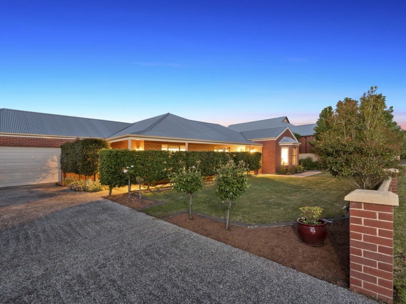 11 Beechy Court, Elliminyt VIC 3250