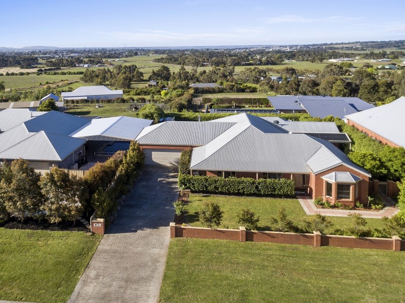 11 Beechy Court, Elliminyt VIC 3250