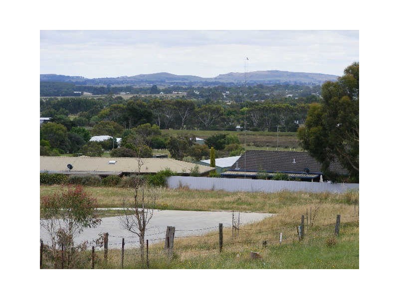 14 Almond Grove, Elliminyt VIC 3250