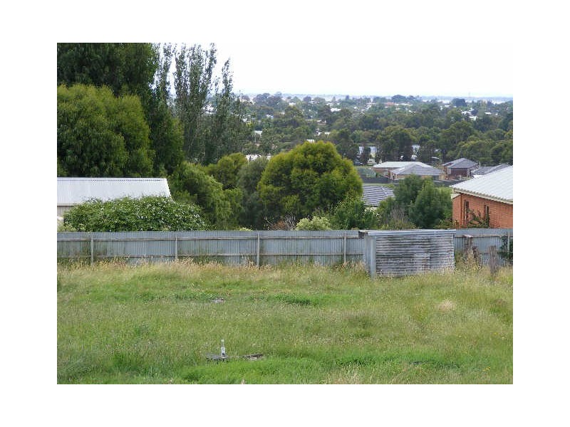 14 Almond Grove, Elliminyt VIC 3250