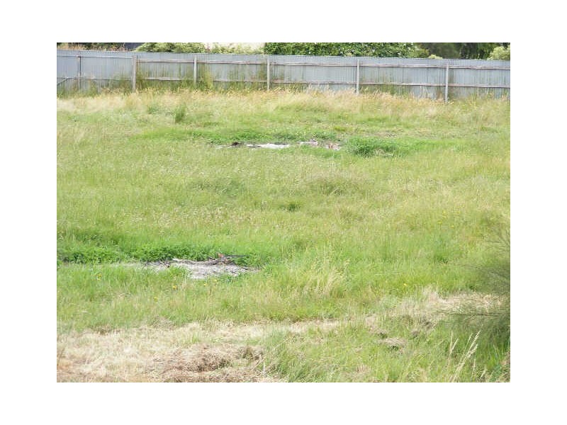 14 Almond Grove, Elliminyt VIC 3250