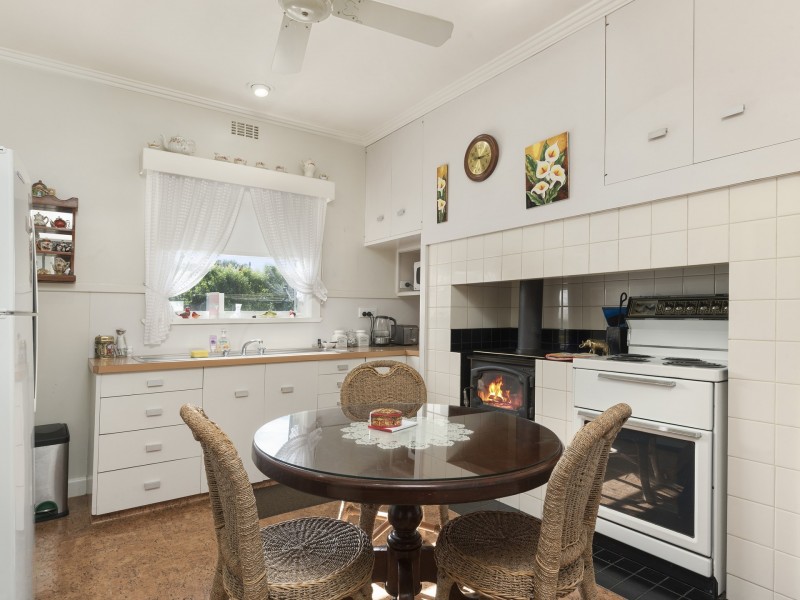 12 Kemp Street, Colac VIC 3250